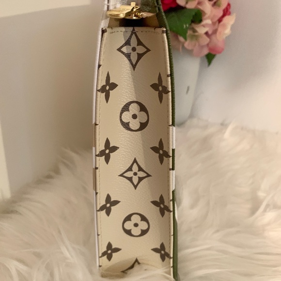 SOLD - Picture 4 of 8